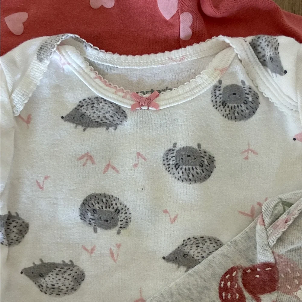Carters Long Sleeve Onesies 6M - Picture 4 of 5